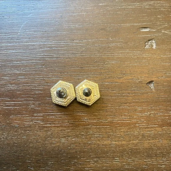 Kendra Scott Stud Earrings - Picture 2 of 3